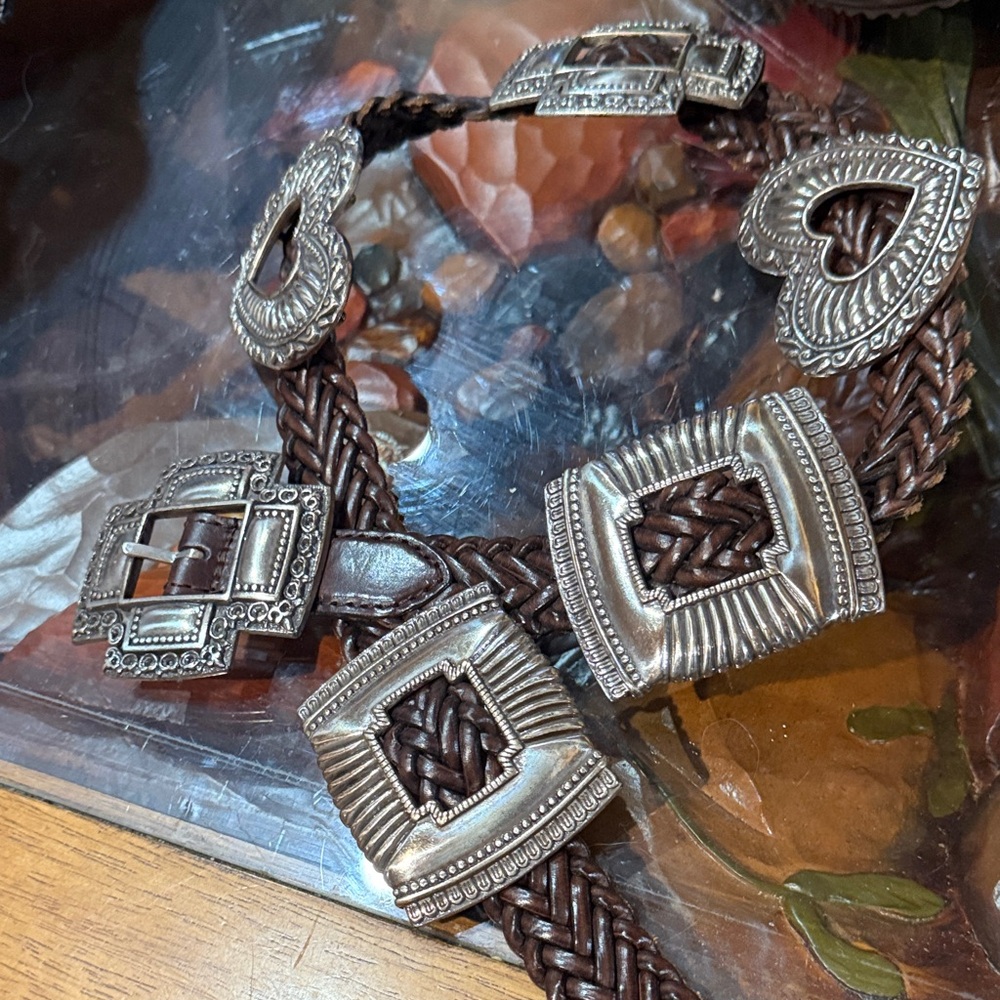 Vintage Woven Leather Concho Belt in EUC